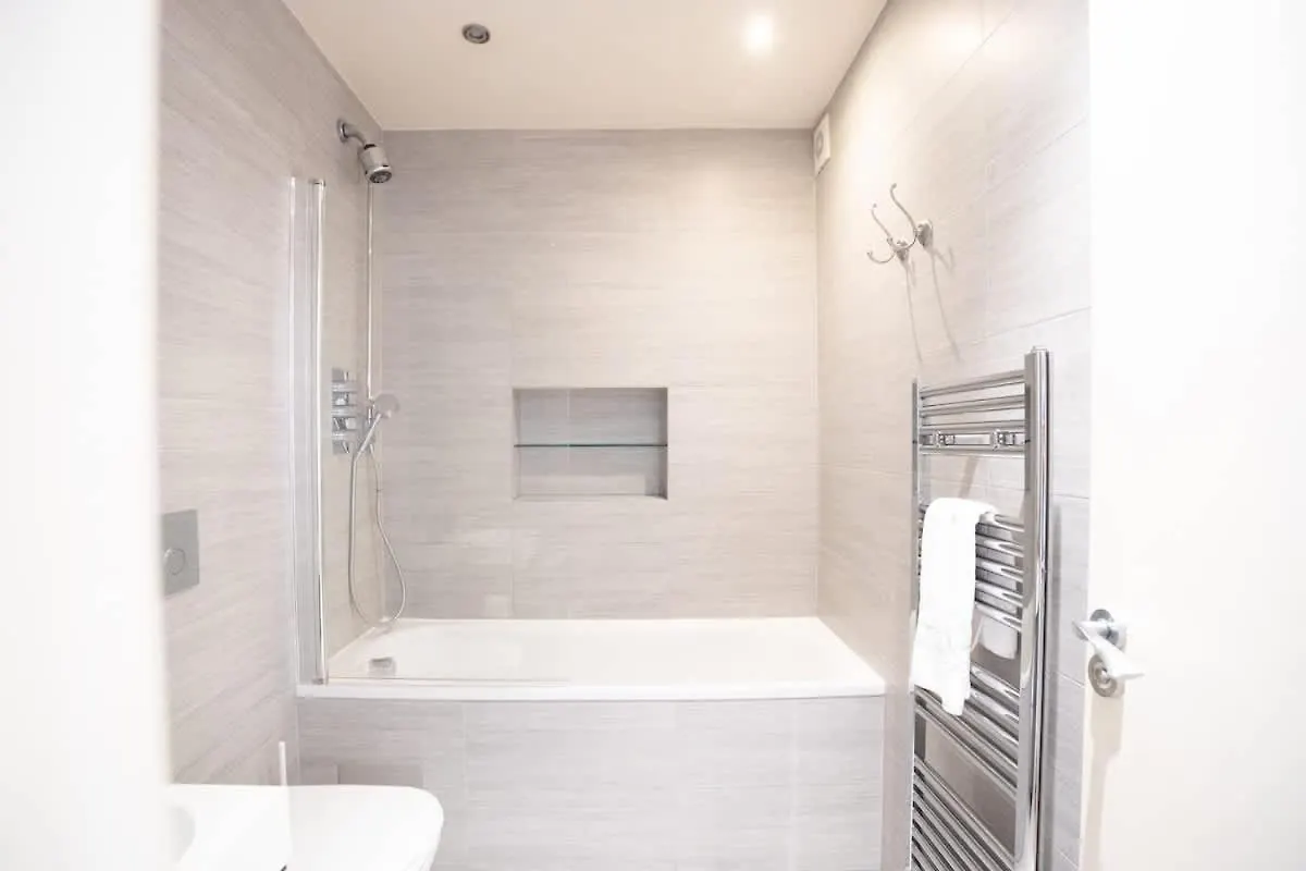 Three-Bedroom Flat Near Street Art Londres Reino Unido