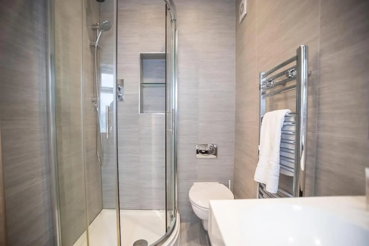 Three-Bedroom Flat Near Street Art Londres 0*,  Reino Unido